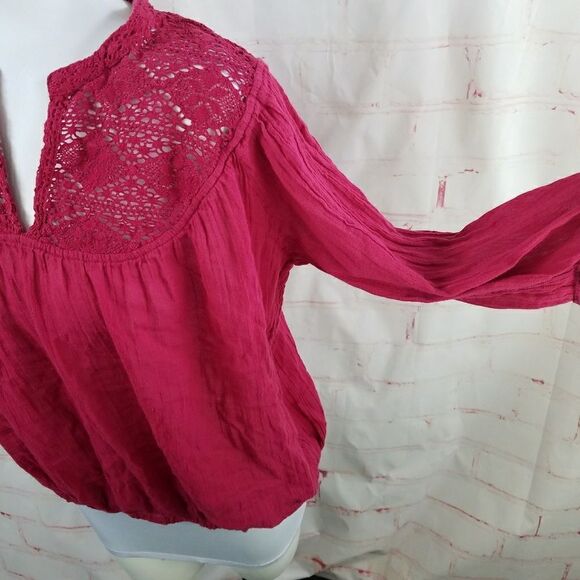3/$25 Lucky Brand dark pink boho flowy top large - Picture 2 of 6